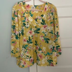 Ladies XL XLarge St. John’s Bay Yellow Floral Top Spring Easter